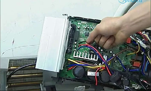 塔什库尔干塔吉克美的空调电话是多少